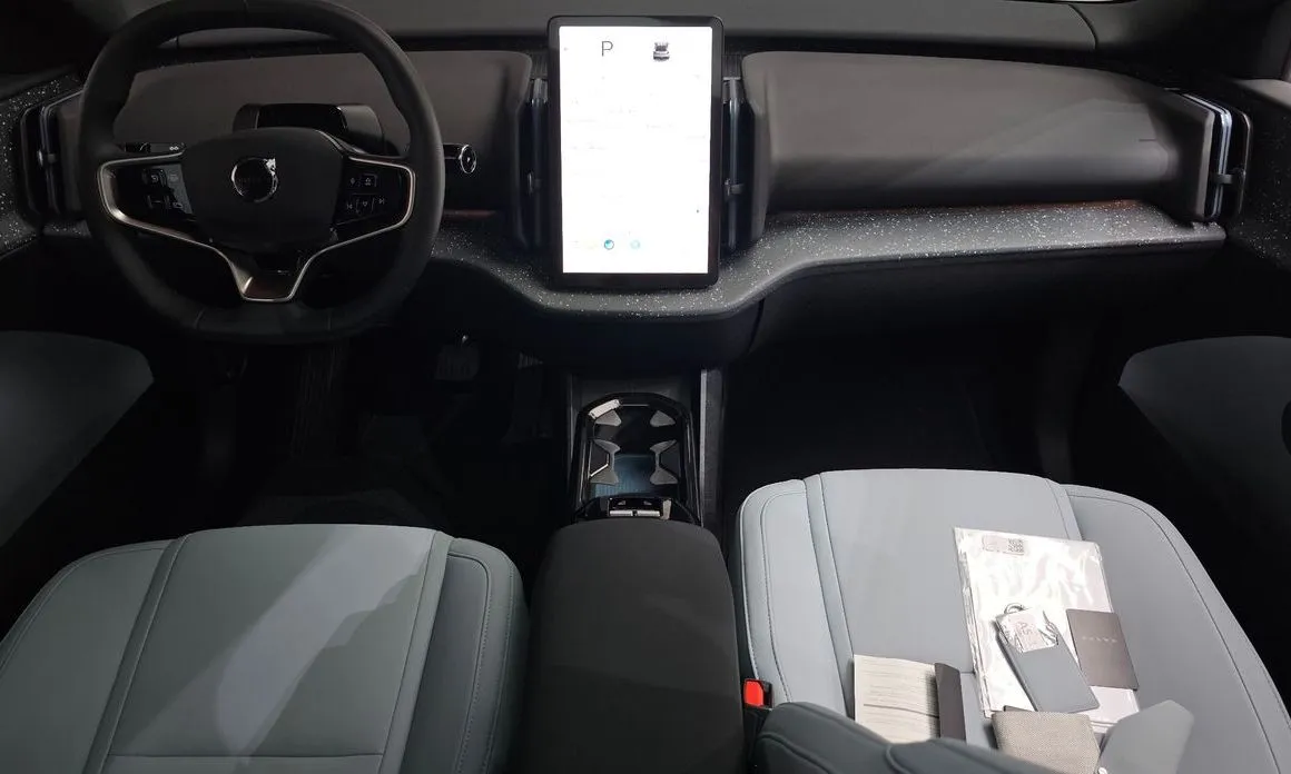 Volvo EX30 2025 из KR, фото 7