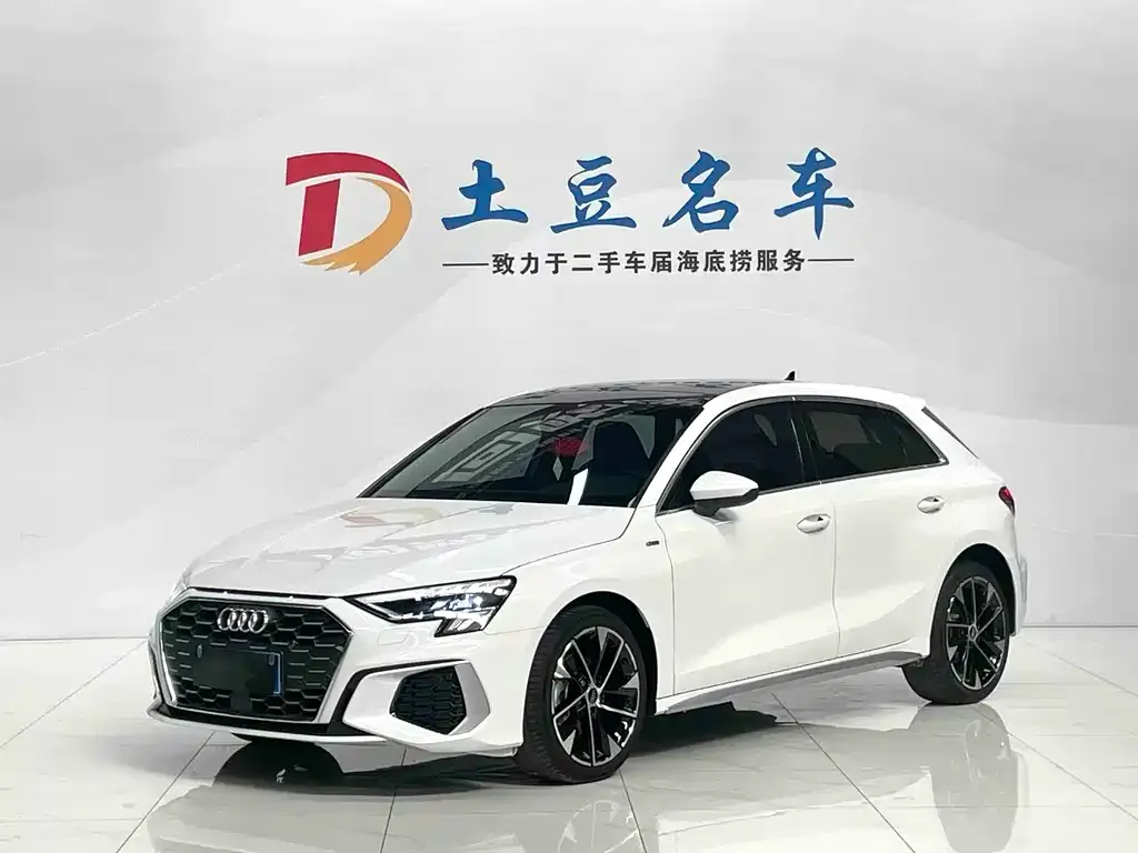Audi A3 — фото 1
