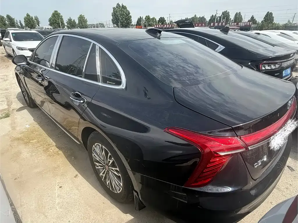 Hongqi H5 — фото 3