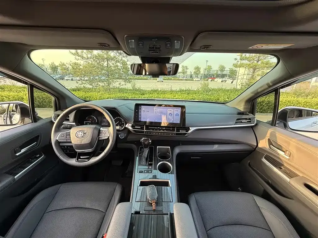 Toyota Sienna 2023 из CN, фото 10