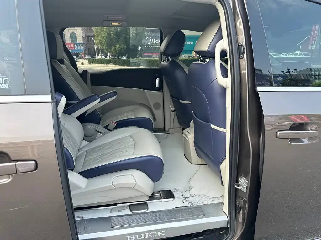 Buick GL8 2023 из CN, фото 7