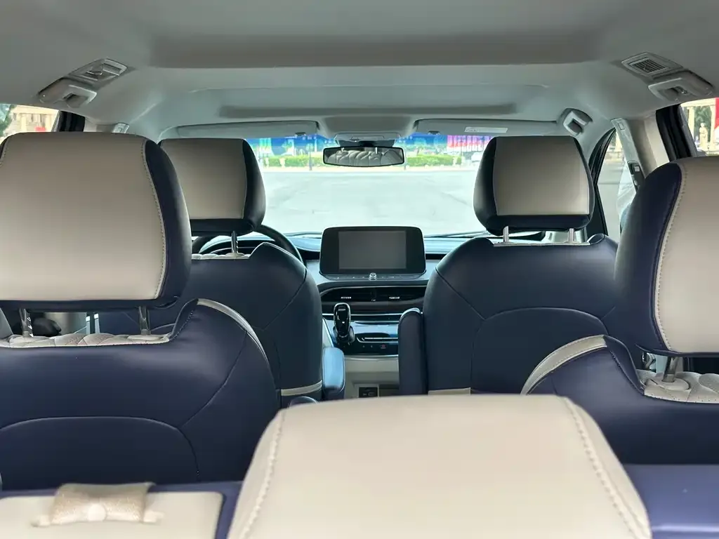 Buick GL8 2023 из CN, фото 2