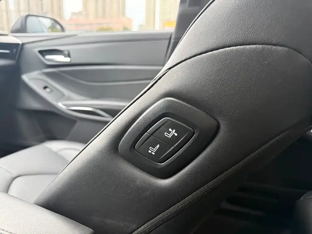 Toyota Avalon 2023 из CN, фото 2