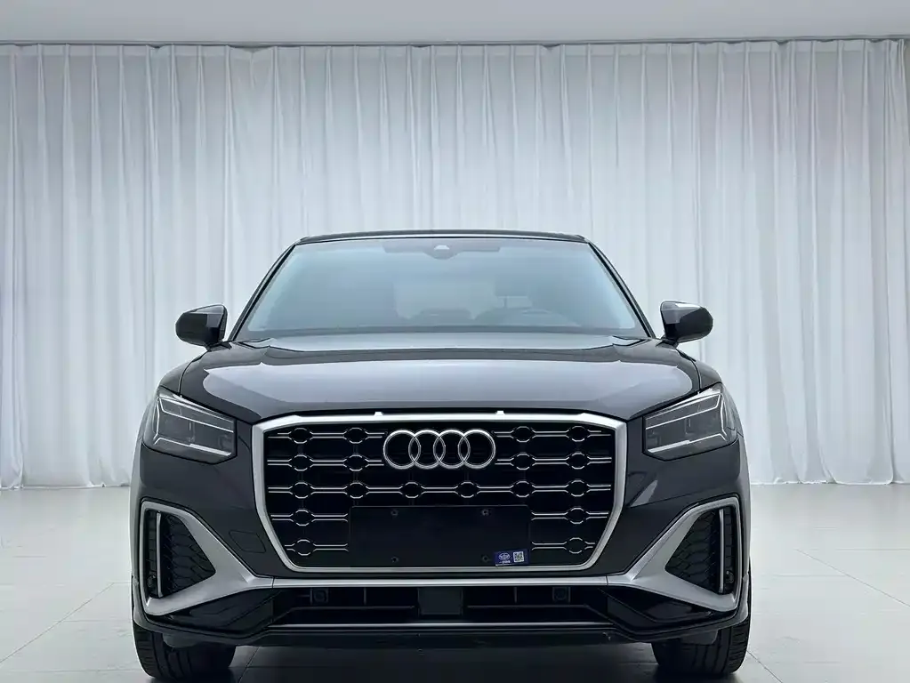 Audi Q2L — фото 4