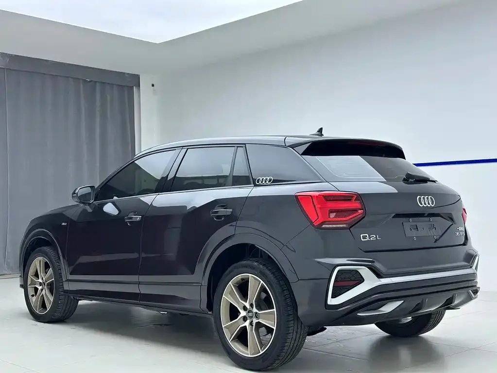 Audi Q2L — фото 3