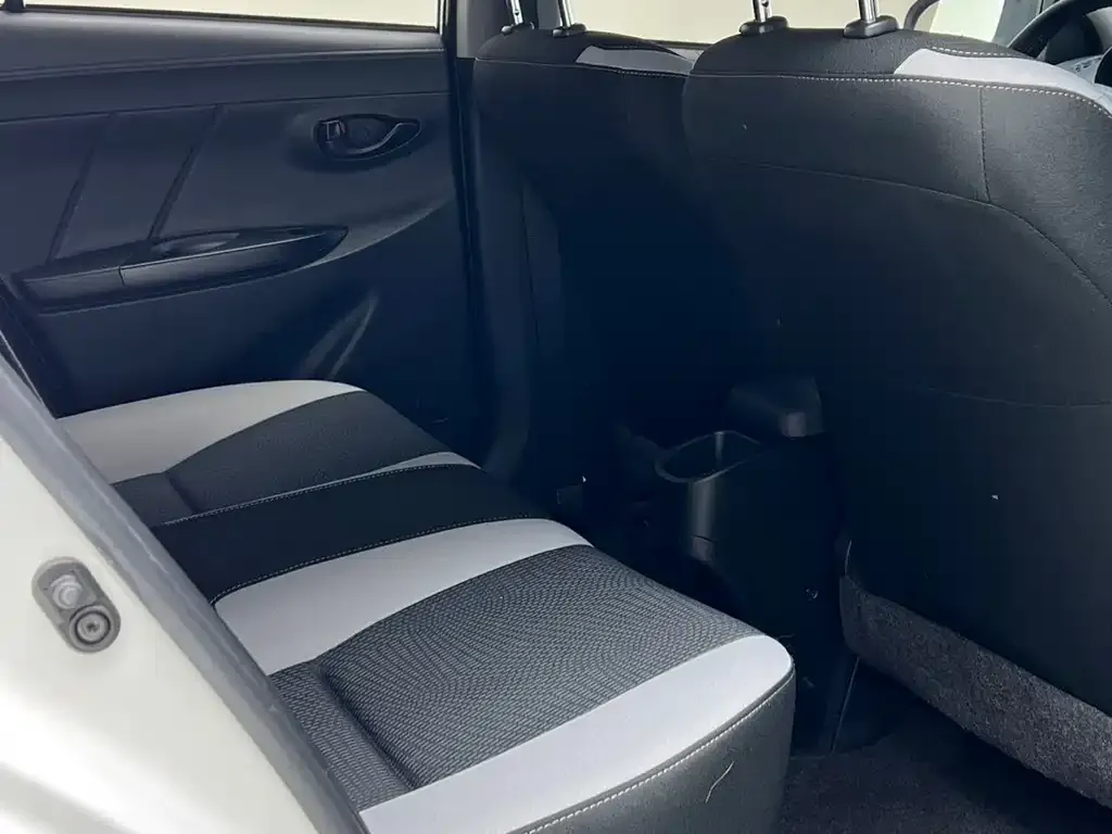 Toyota Yaris L 2021 из CN, фото 4