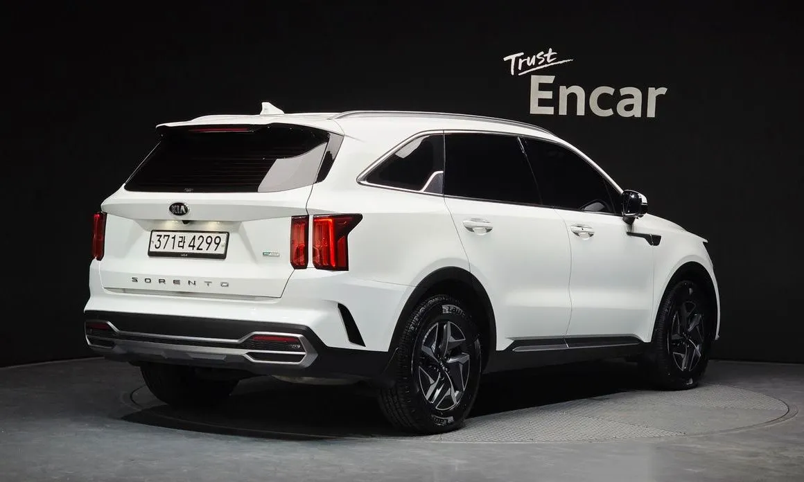 Kia Sorento — фото 9