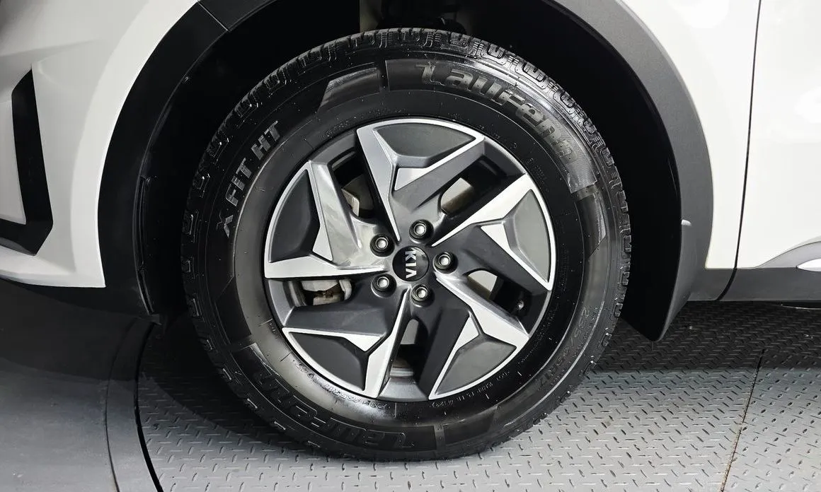 Kia Sorento — фото 5