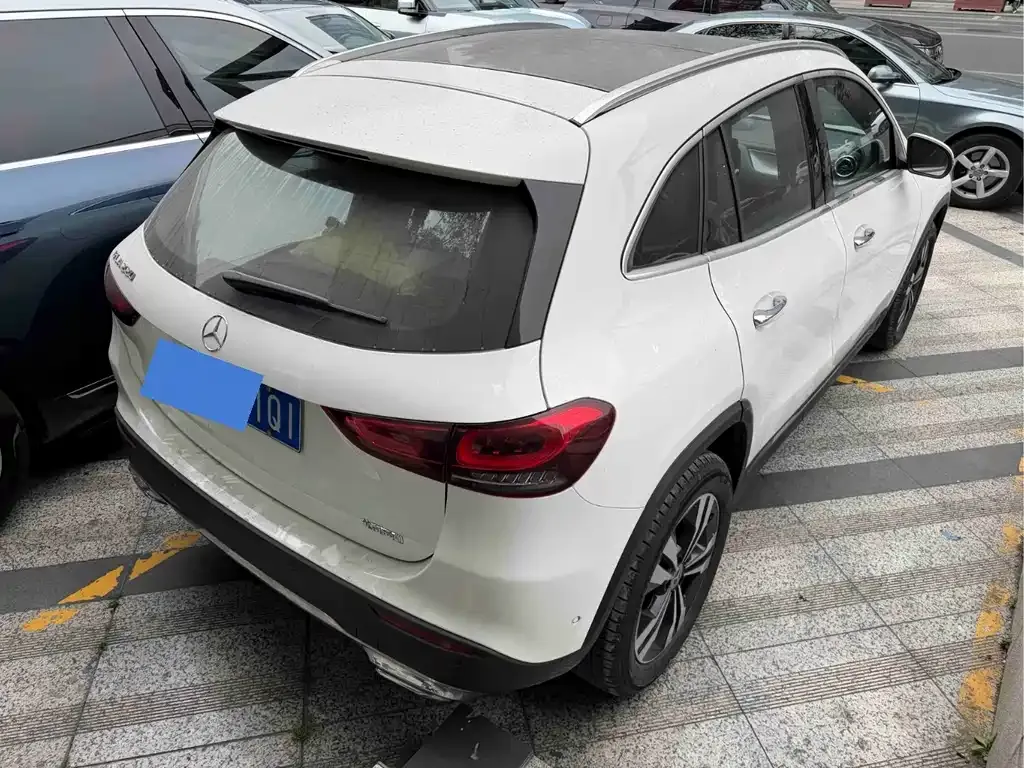 Mercedes-Benz GLA — фото 6