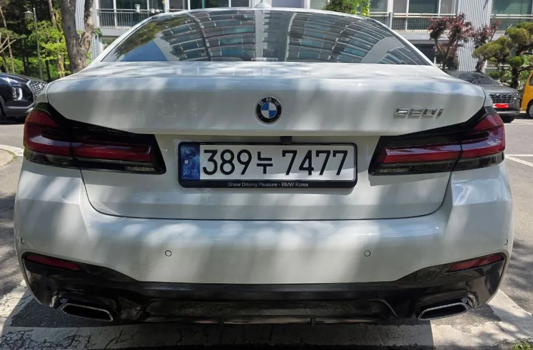 BMW 5-Series 2023 из KR, фото 2