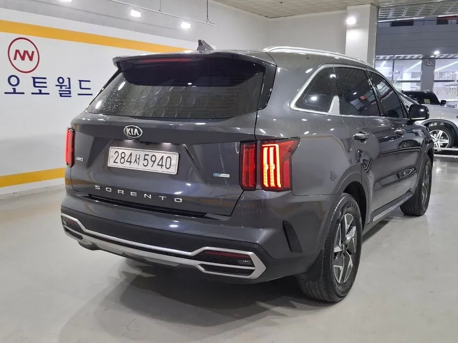 Kia Sorento — фото 10