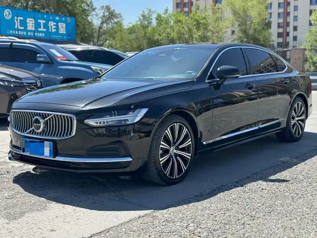 Volvo S90 — фото 1