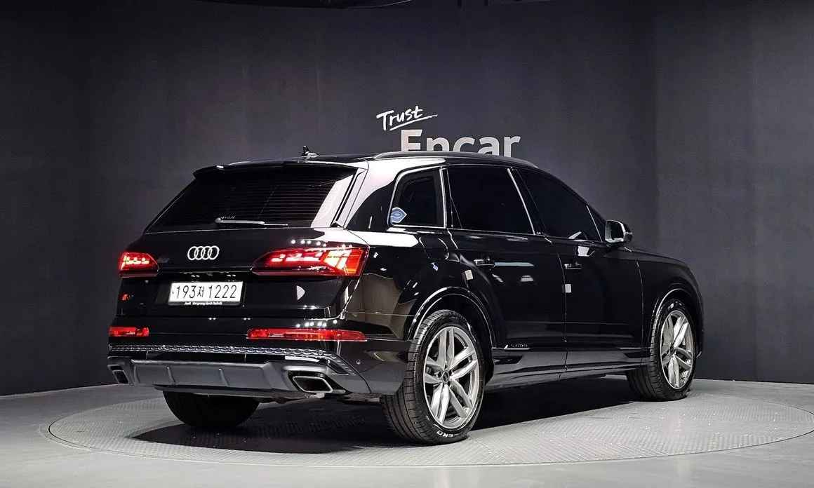 Audi Q7 — фото 5