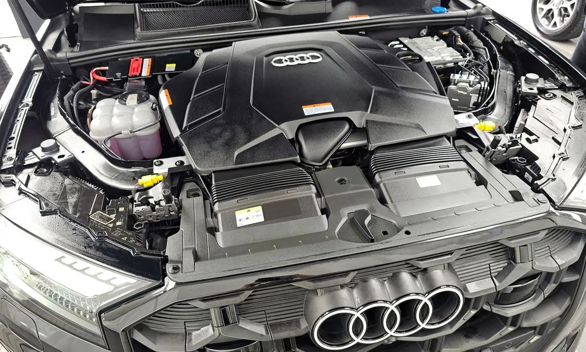 Audi Q7 — фото 10
