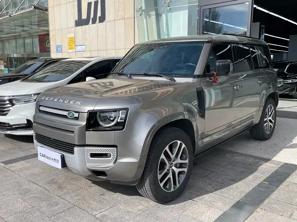 Land Rover Defender — фото 1