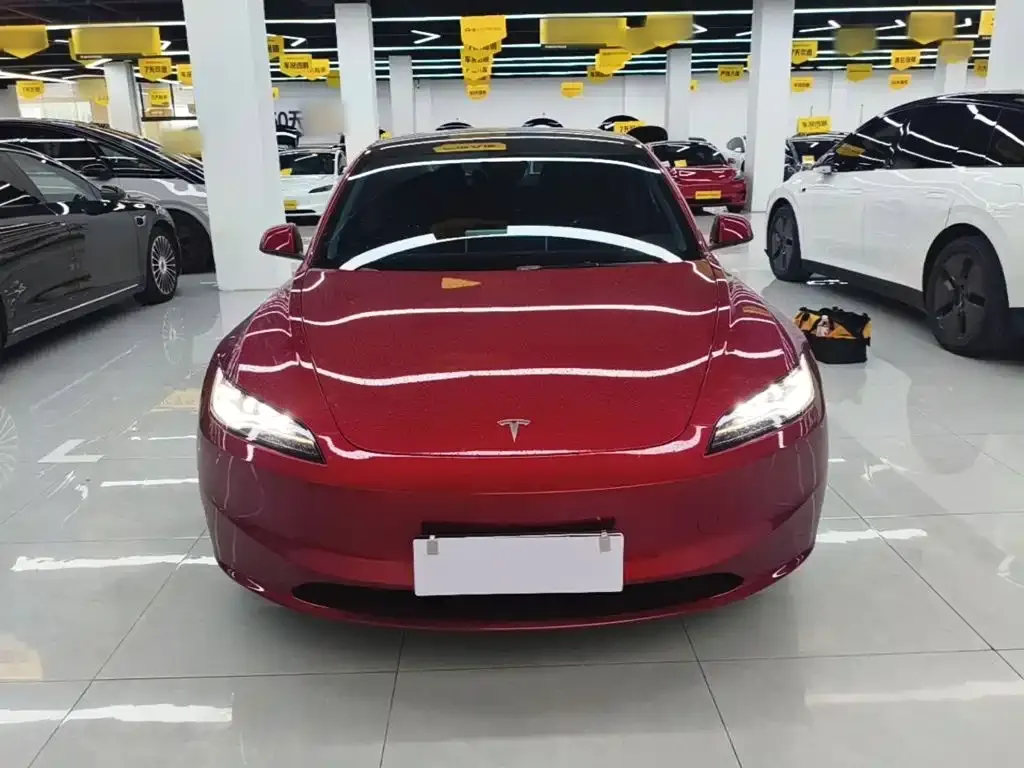 Tesla Model 3 — фото 7