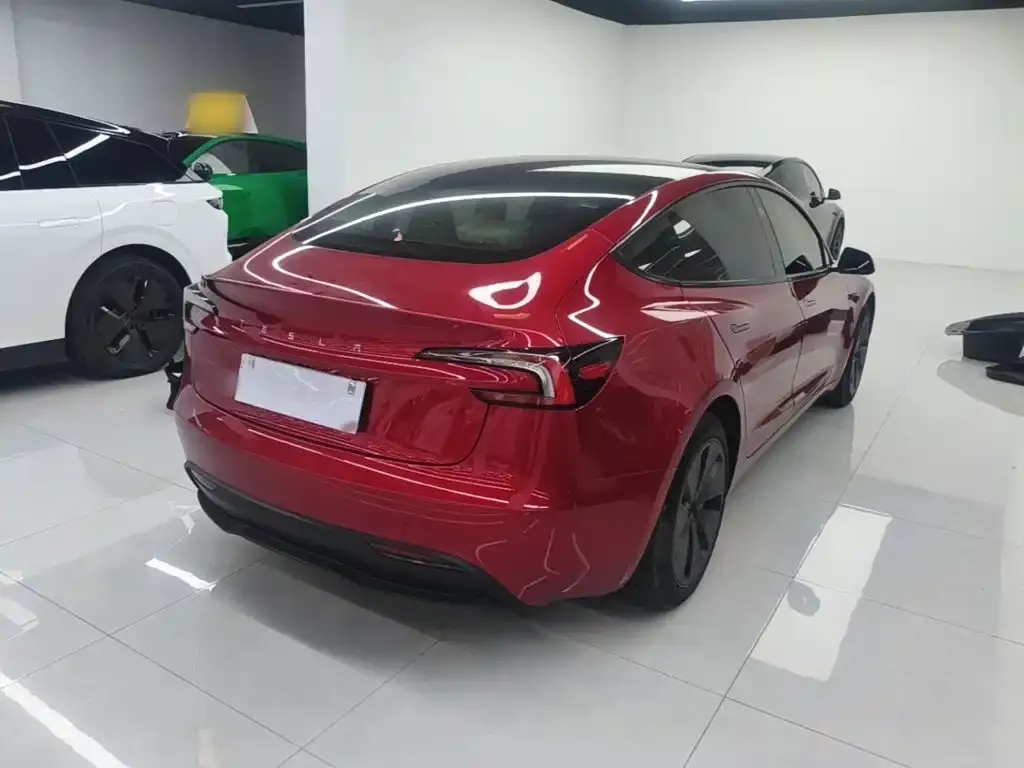Tesla Model 3 — фото 5