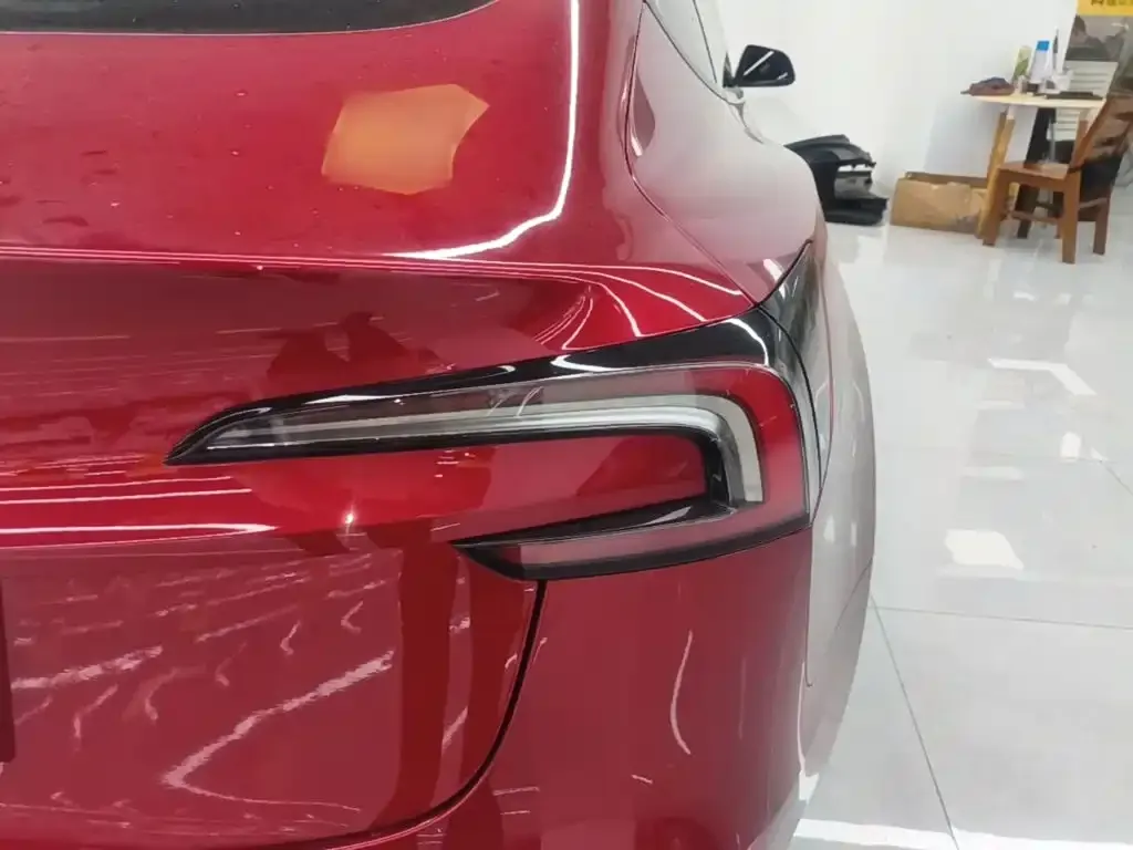 Tesla Model 3 — фото 3