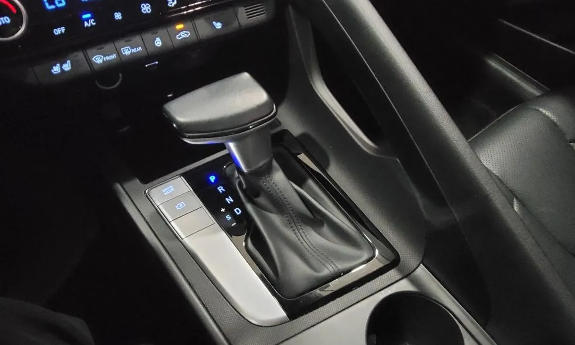 Hyundai AVANTE — фото 4