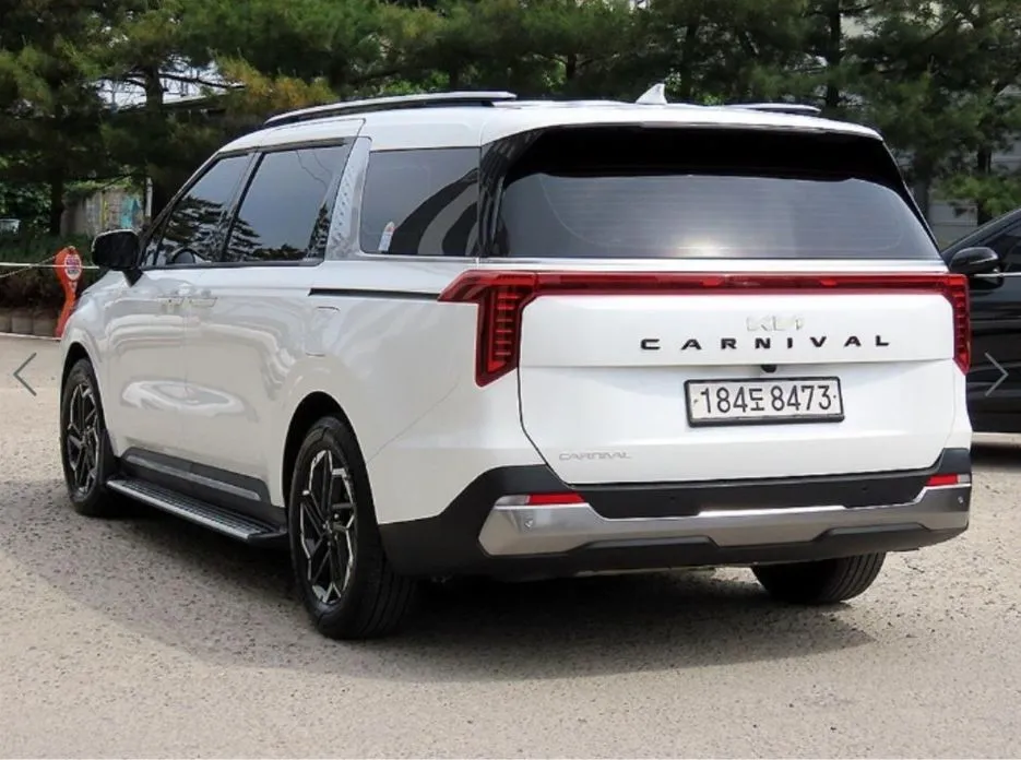 Kia Carnival — фото 10