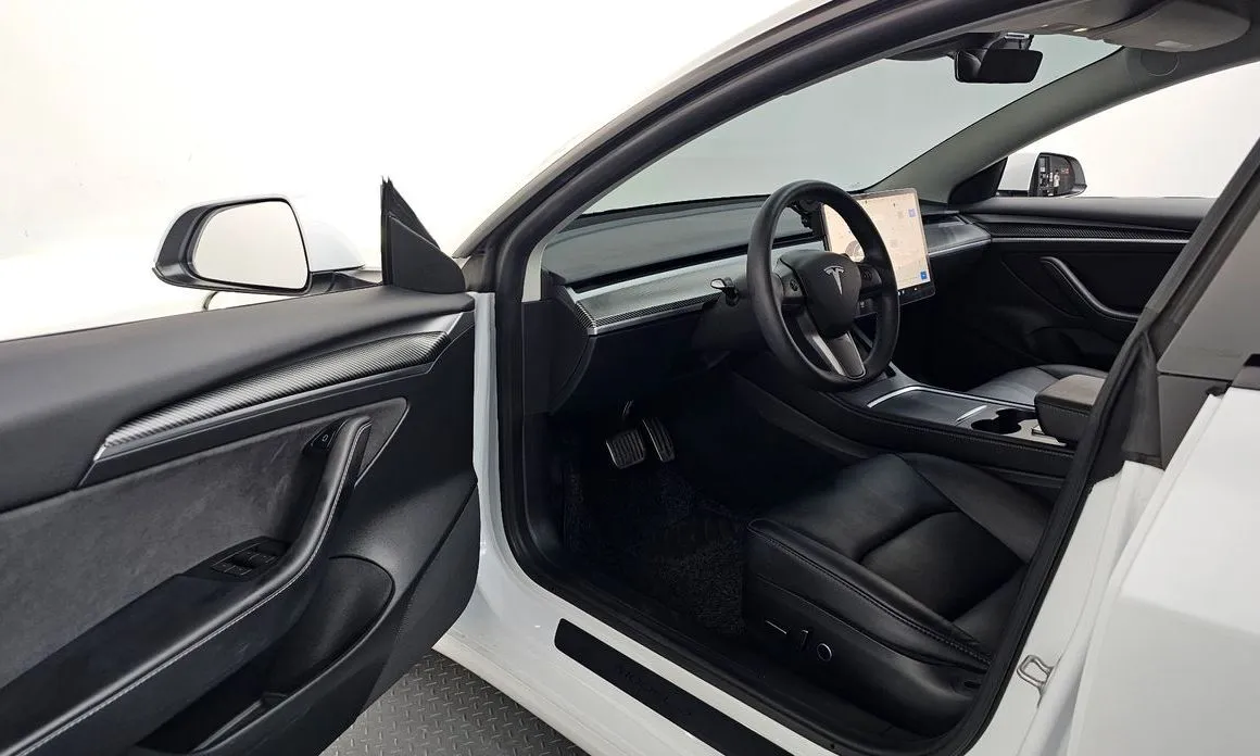 Tesla Model 3 — фото 4
