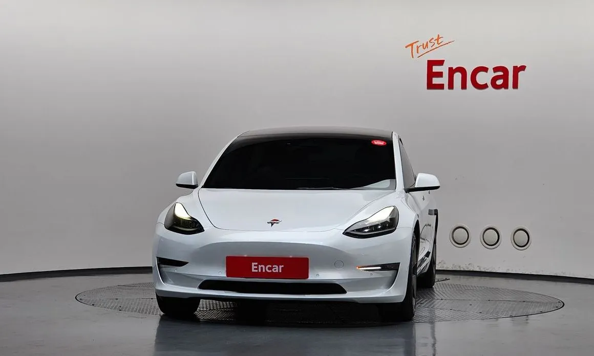 Tesla Model 3 — фото 8