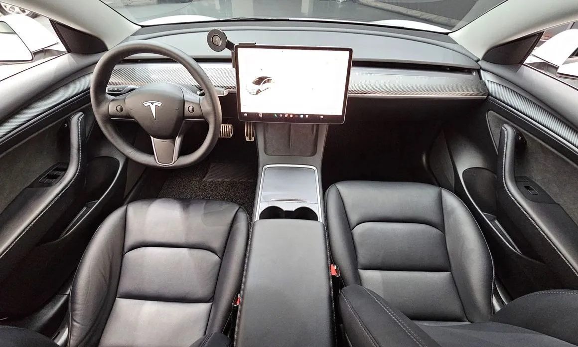 Tesla Model 3 — фото 10