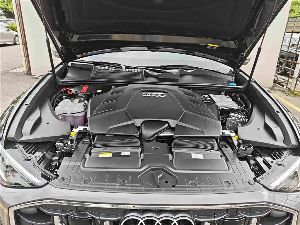 Audi Q8 — фото 10