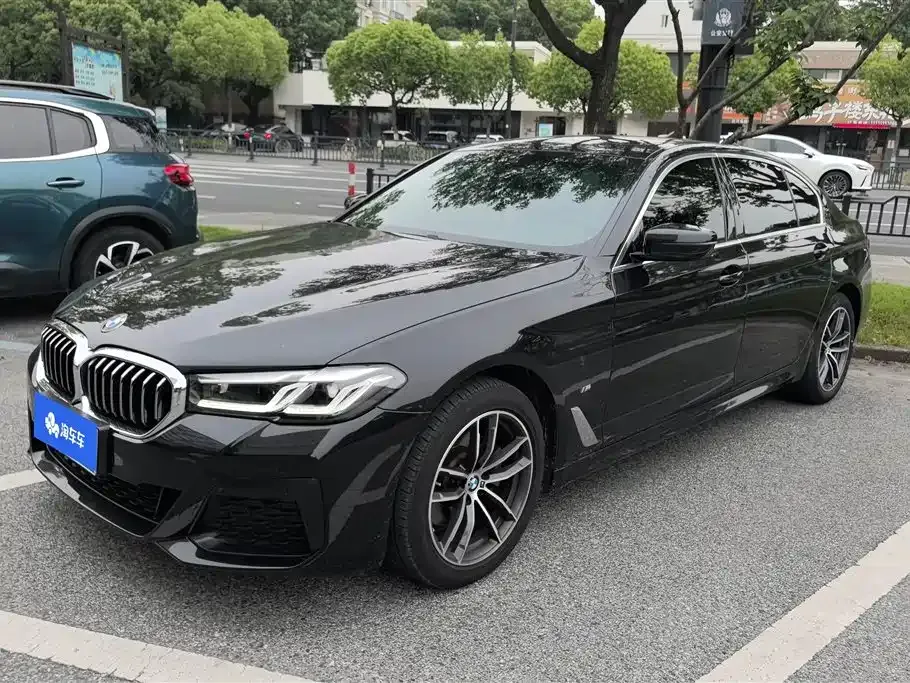 BMW 5 Series — фото 1