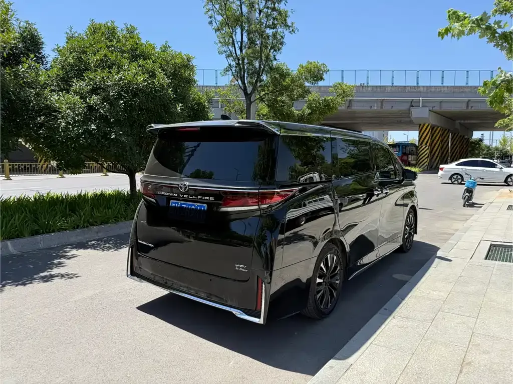 Toyota Vellfire — фото 5