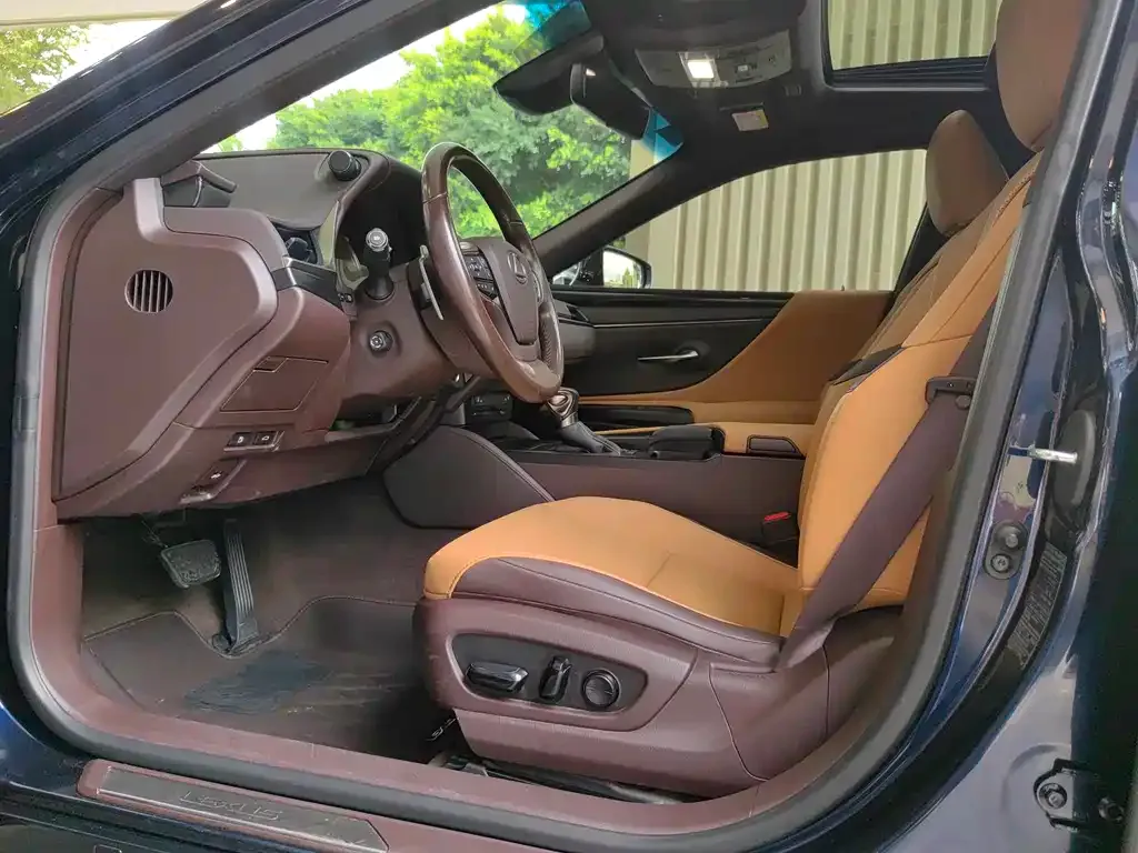 Lexus ES 2021 из CN, фото 2