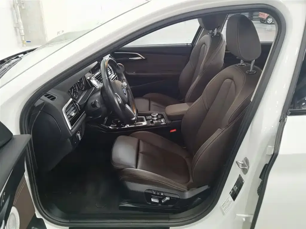 BMW 1 Series 2021 из CN, фото 10