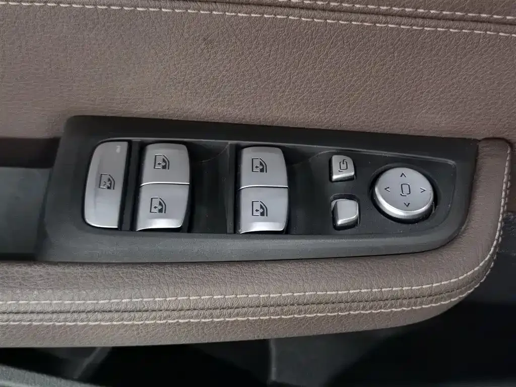BMW 1 Series 2021 из CN, фото 9