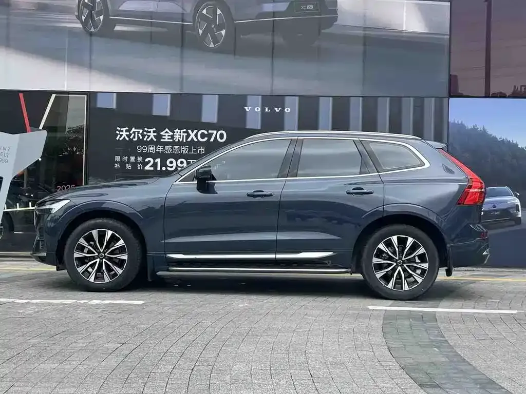 Volvo XC60 — фото 9