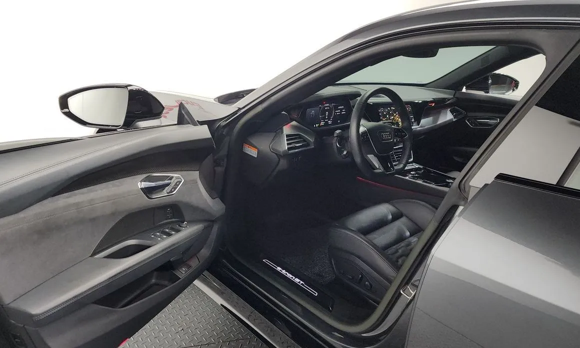 Audi e-tron GT 2022 из KR, фото 10