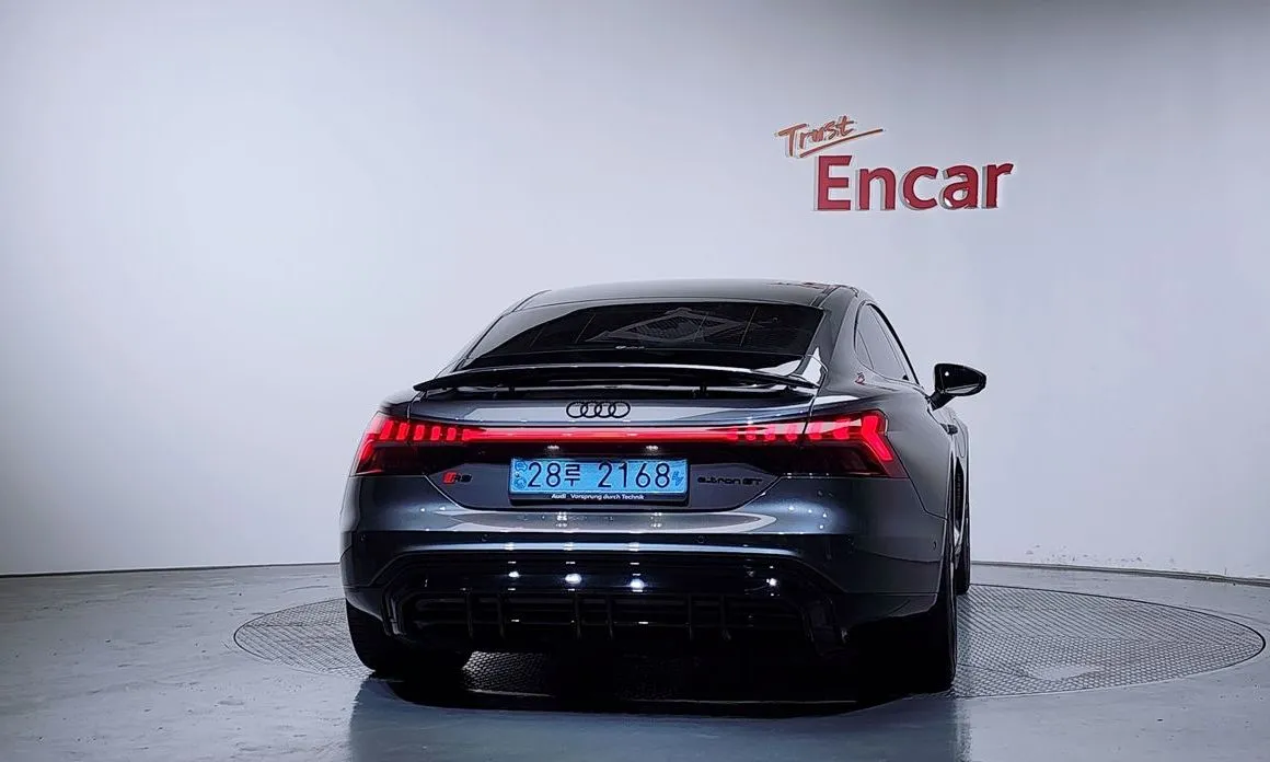 Audi e-tron GT 2022 из KR, фото 2