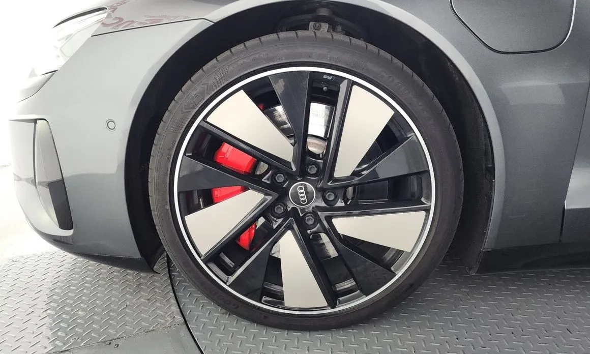 Audi e-tron GT 2022 из KR, фото 5