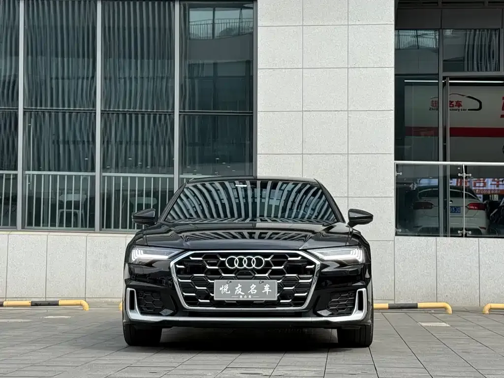 Audi A6L — фото 10