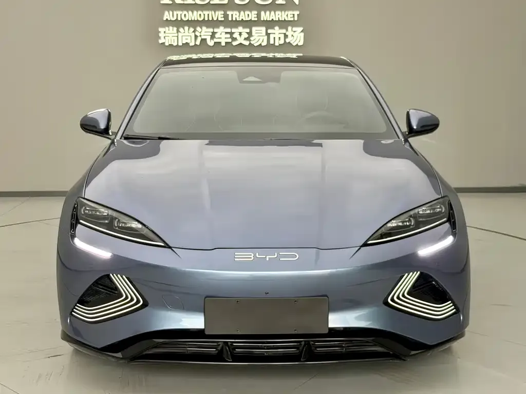 BYD Seal — фото 3