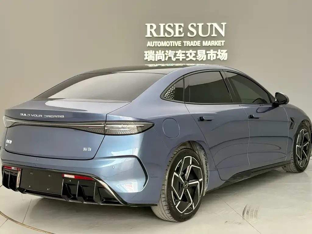 BYD Seal — фото 2