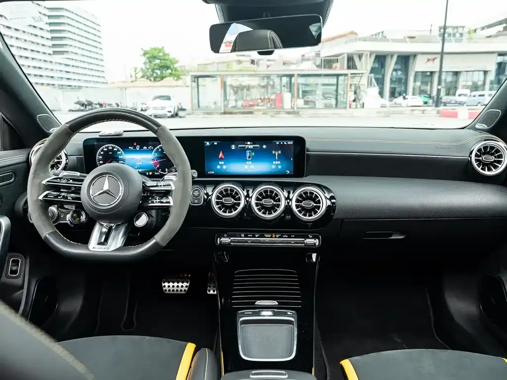 Mercedes-Benz CLA AMG — фото 2