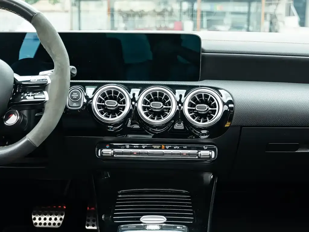 Mercedes-Benz CLA AMG — фото 6