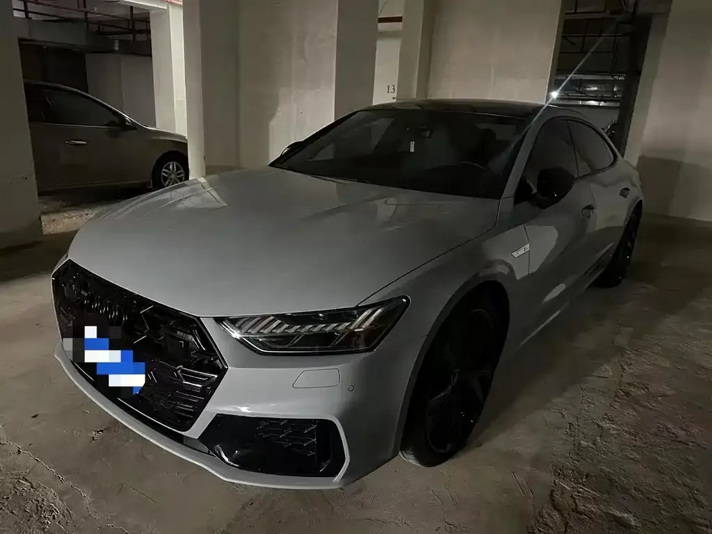 Audi A7L — фото 1