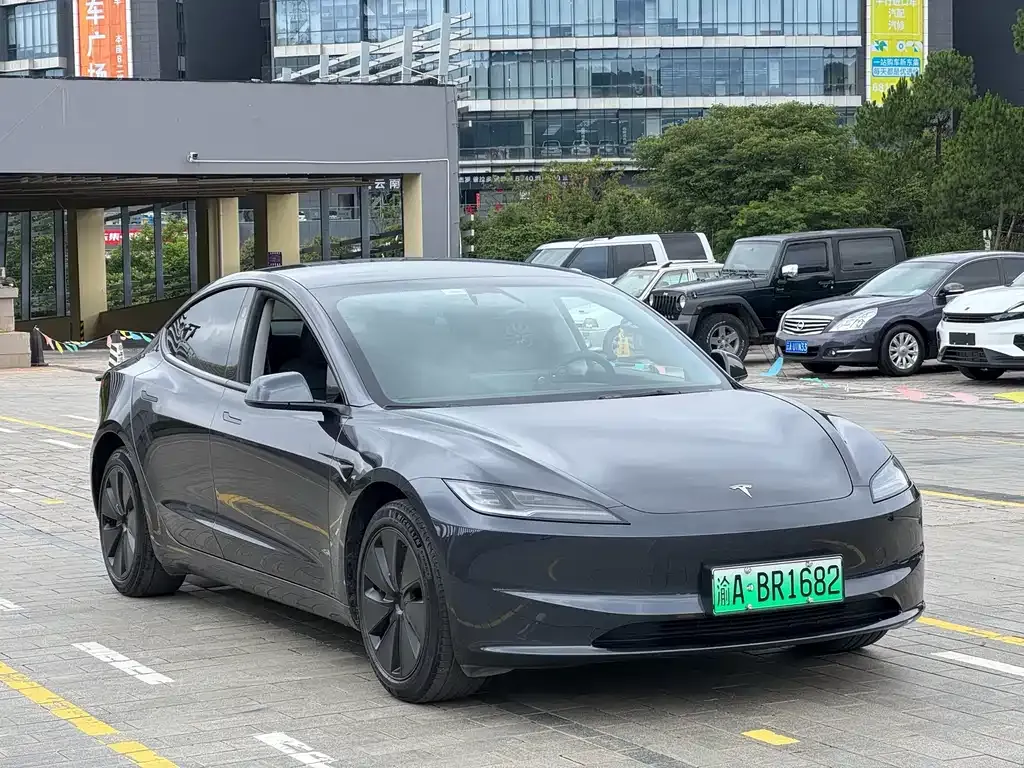 Tesla Model 3 — фото 5
