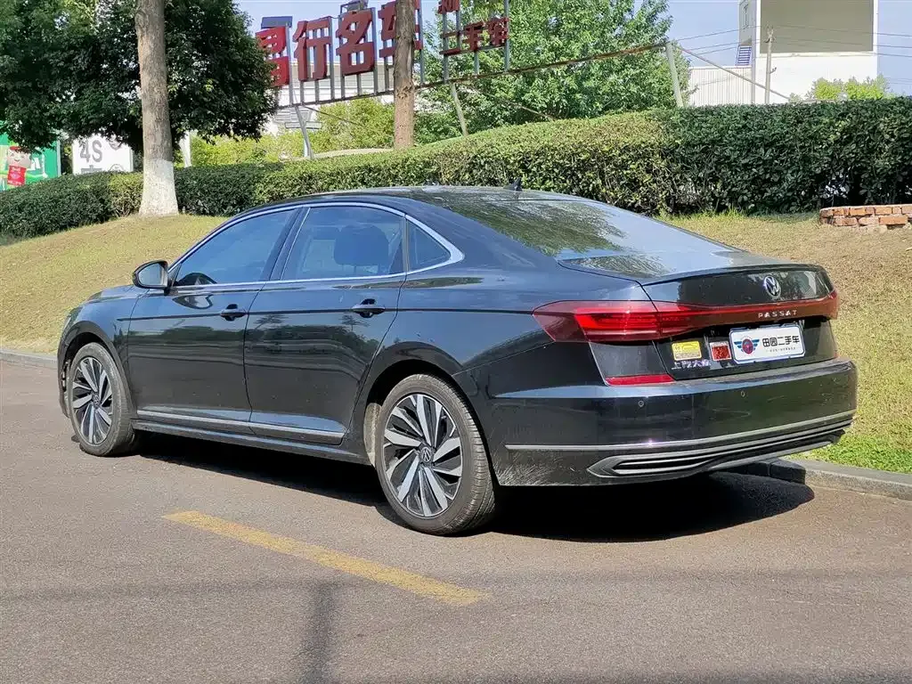 Volkswagen Passat — фото 6