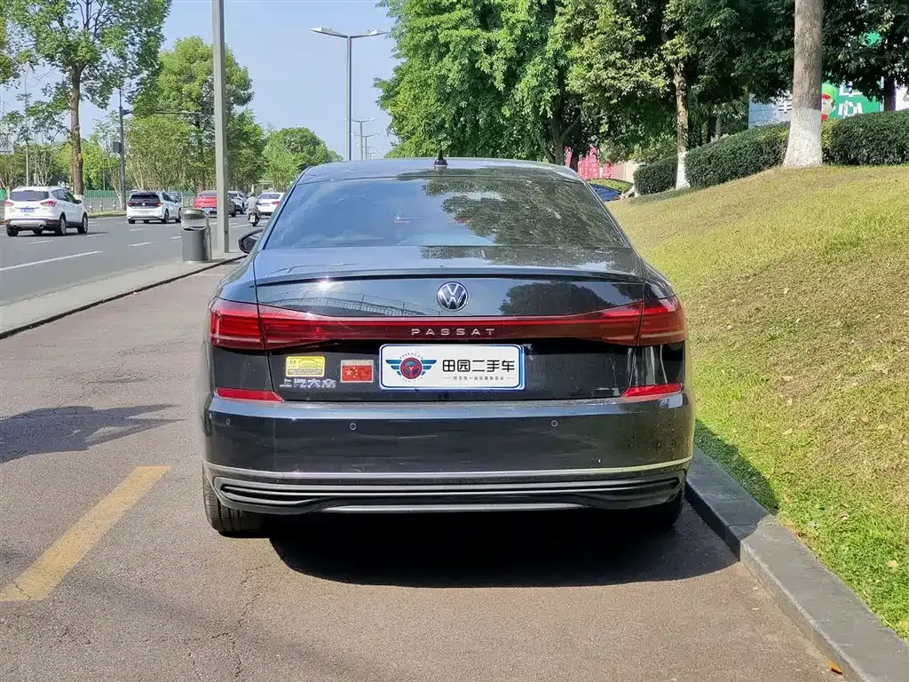 Volkswagen Passat — фото 9