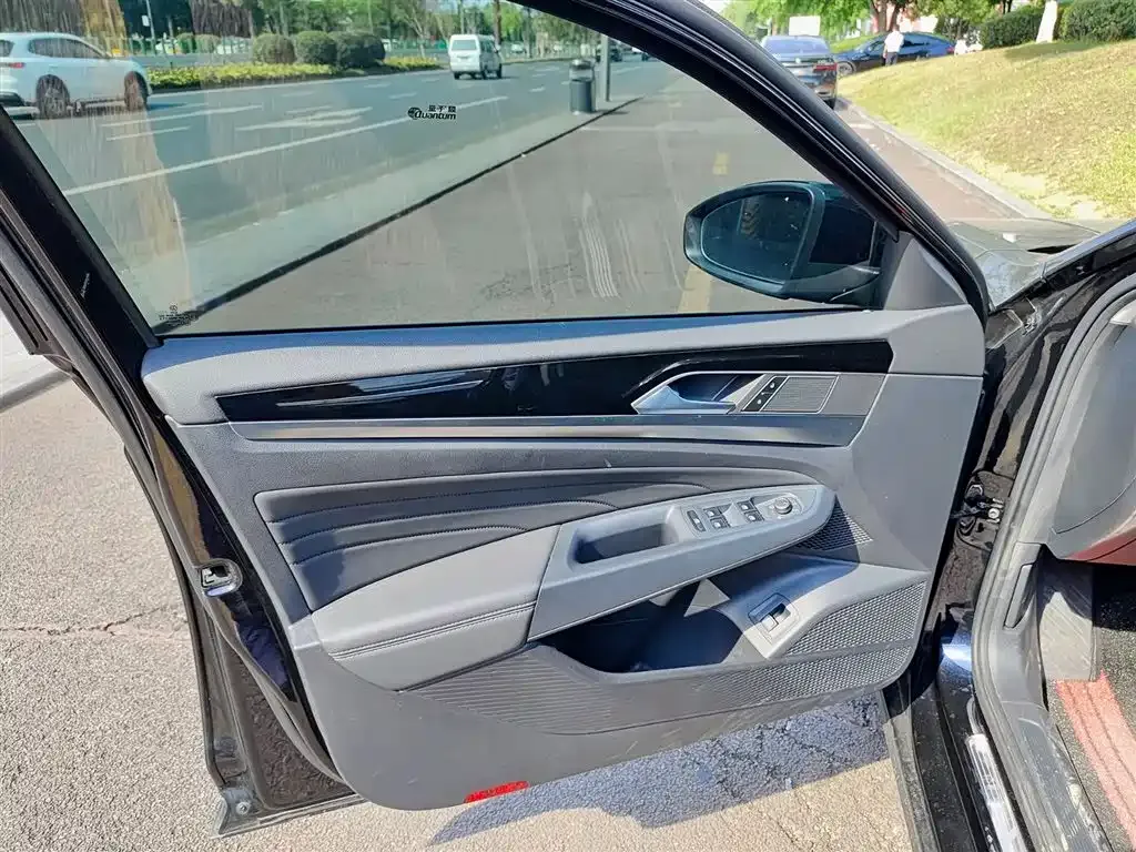 Volkswagen Passat — фото 8