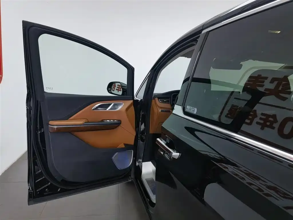 Hongqi HQ9 2023 из CN, фото 5