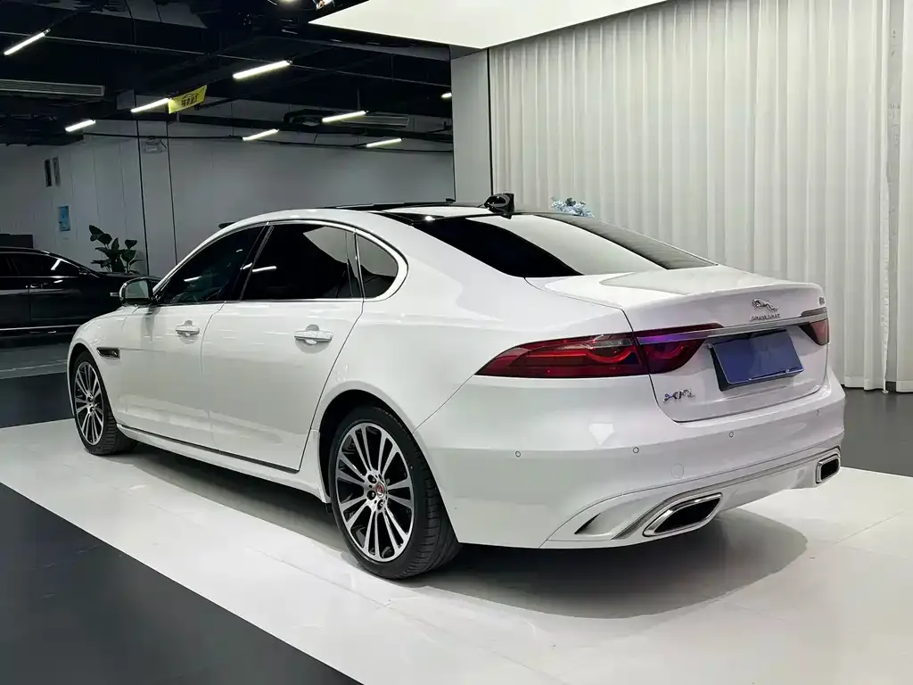 Jaguar XFL — фото 9