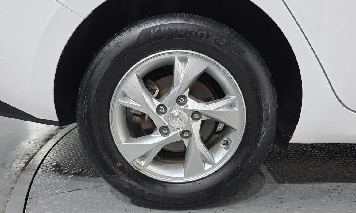 Hyundai AVANTE — фото 10